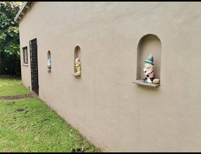 4 BEDROOM HOUSE FOR SALE IN LEISURE BAY
